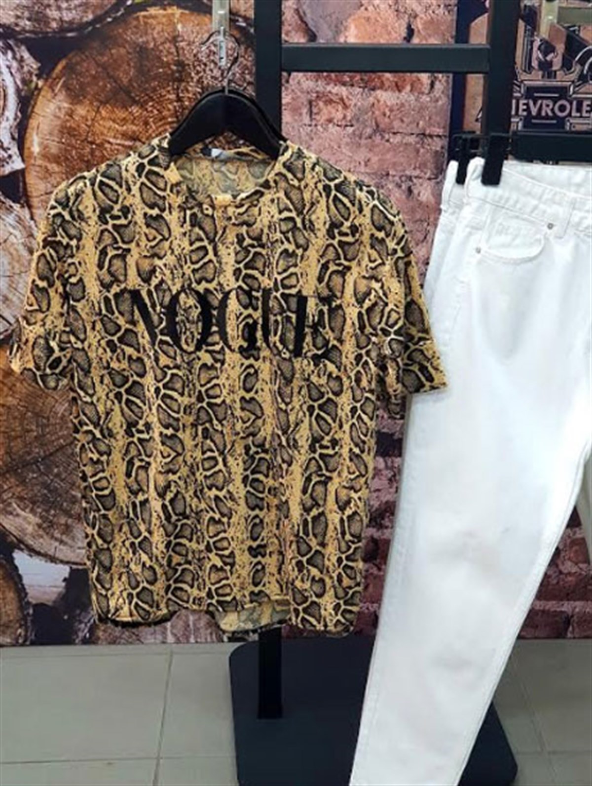 Vogue Yılan Desenli Tshirt