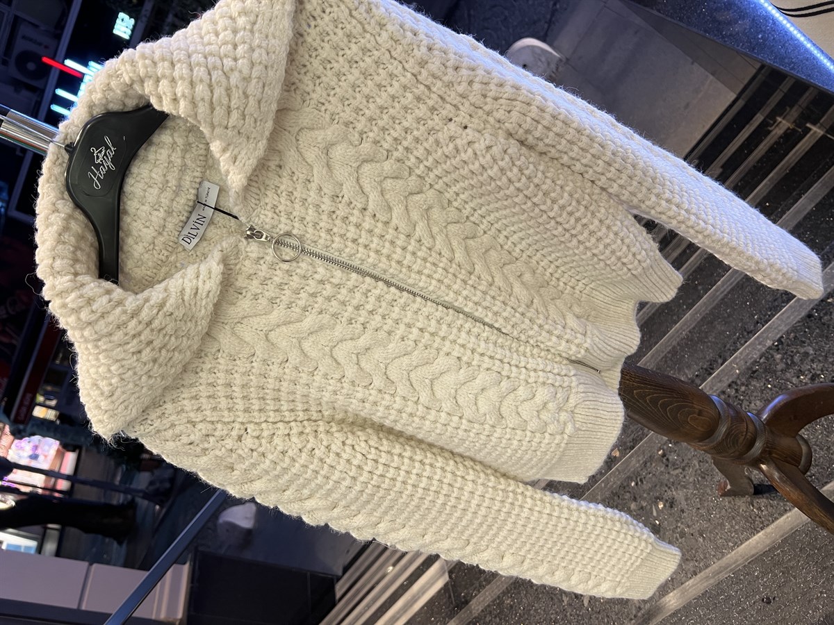 Yakalı Fermuarlı HırkaHIRKA