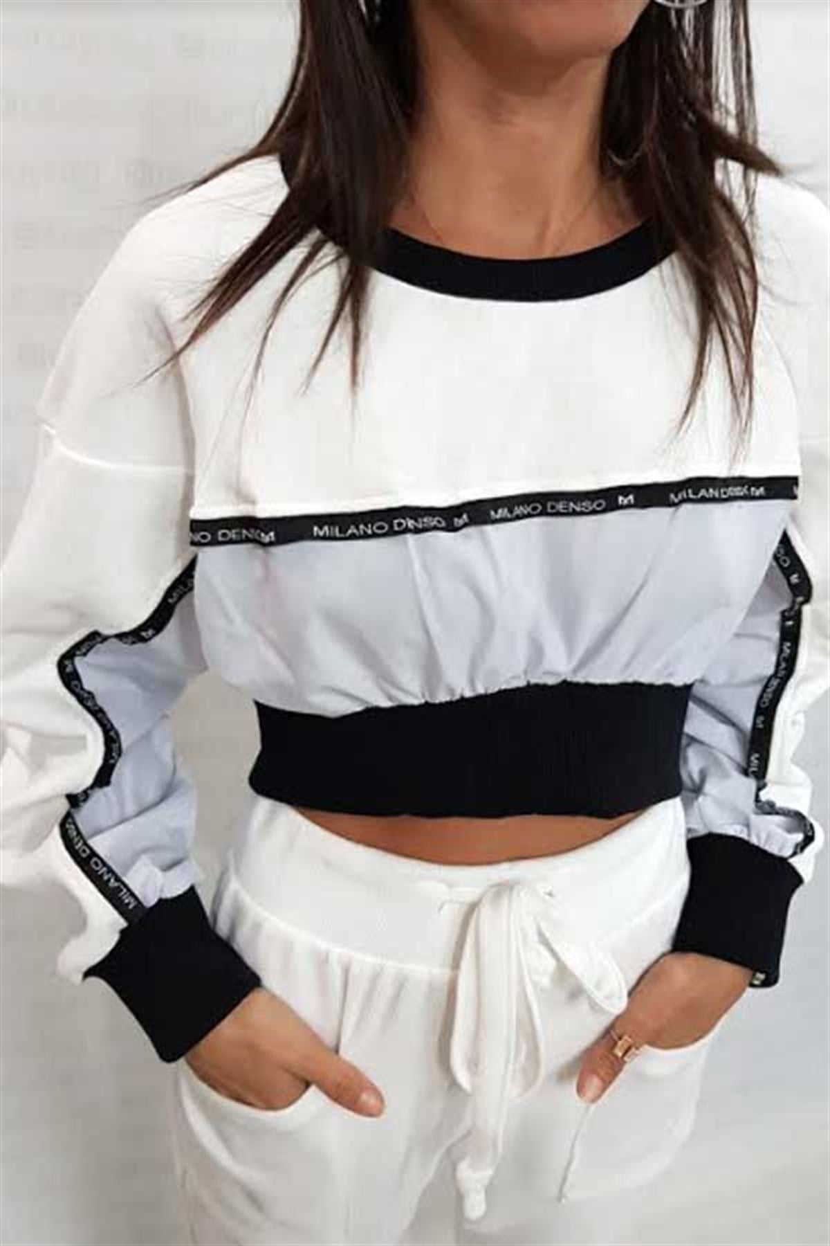 Yazı Şeritli Çift Renkli Crop Sweatshirt