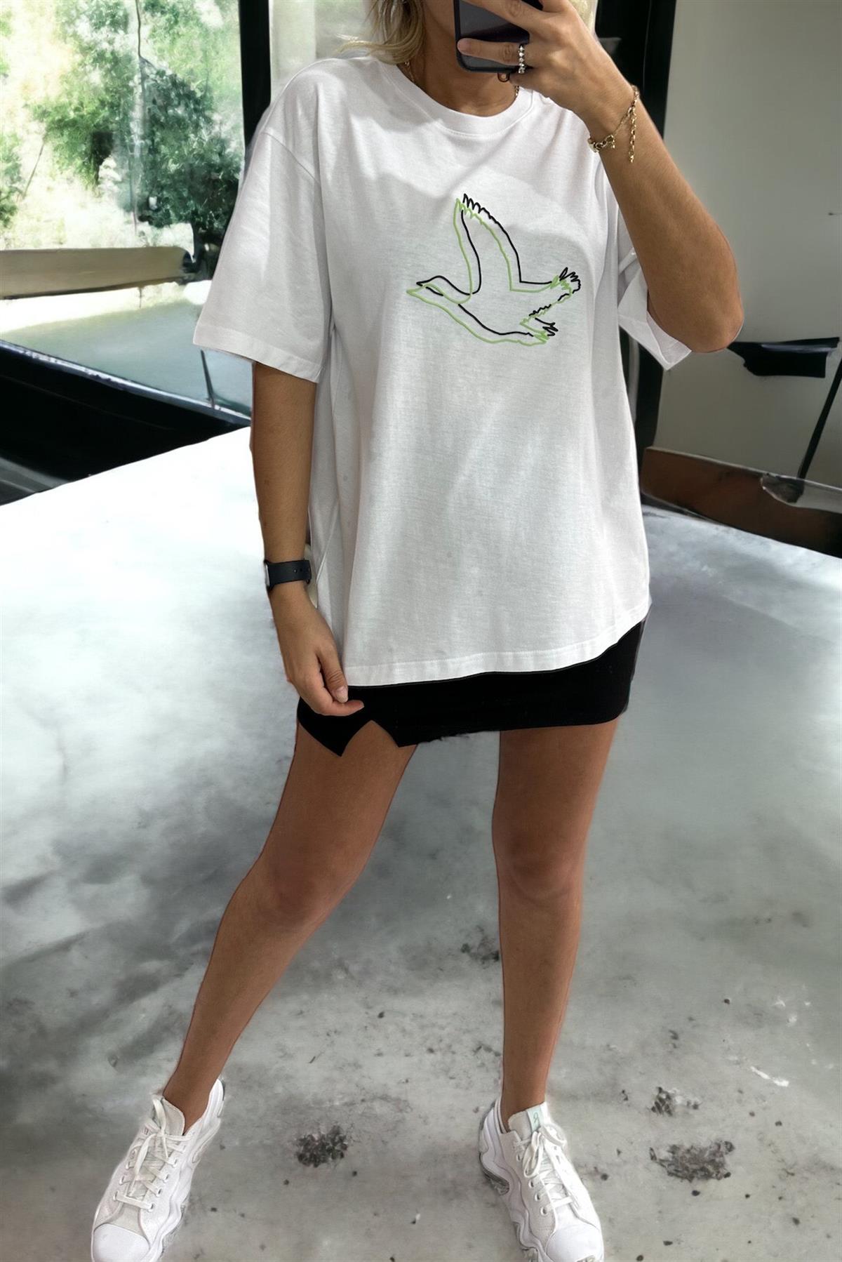 Yeşil Kabartmalu Kuşlu Siyah Orjinal Marka TshirtTSHİRT