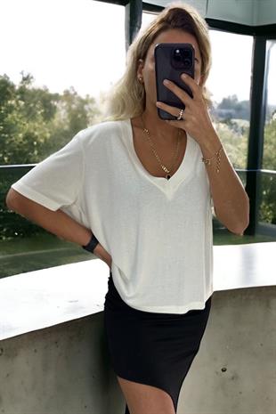 V Yaka Orijinal Marka Basic TshirtTSHİRT
