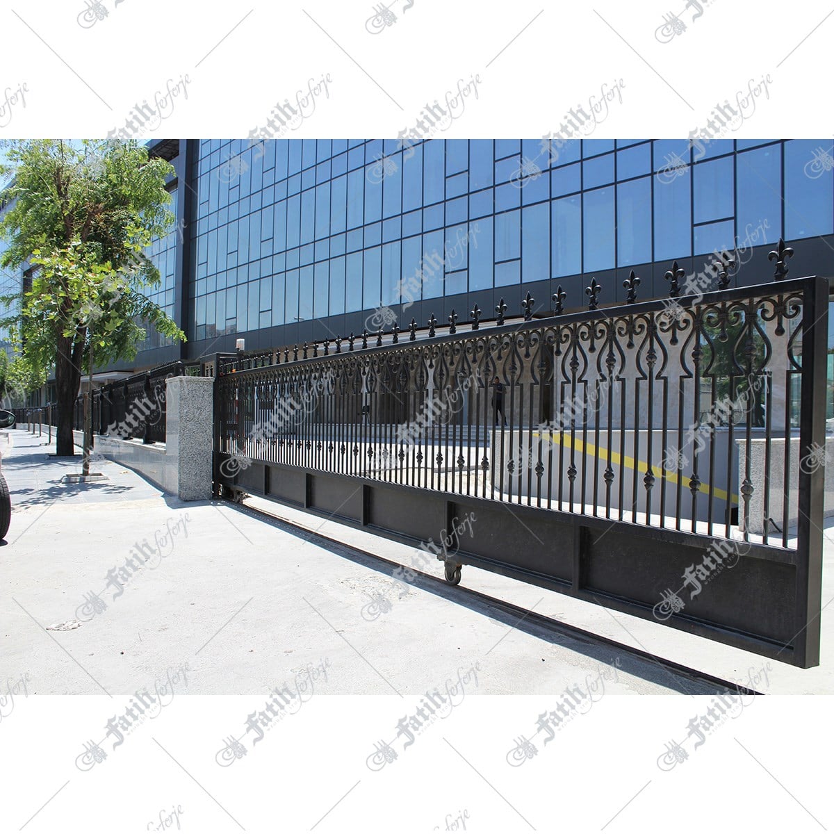 1411 KODLU FERFORJE KAPI