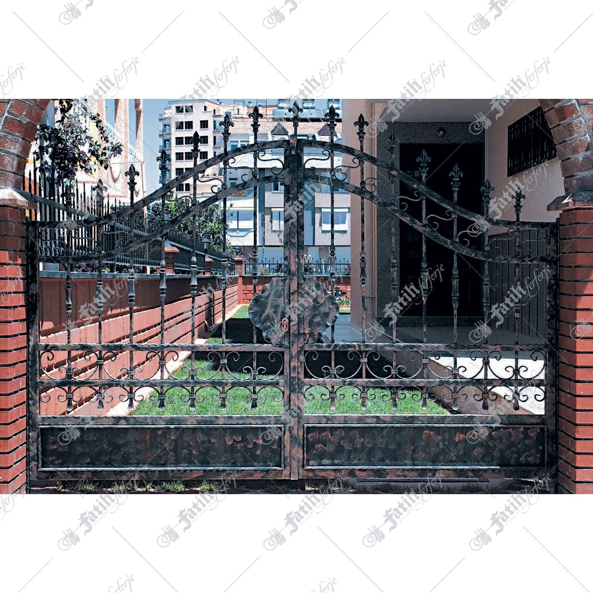 1003 KODLU FERFORJE KAPI