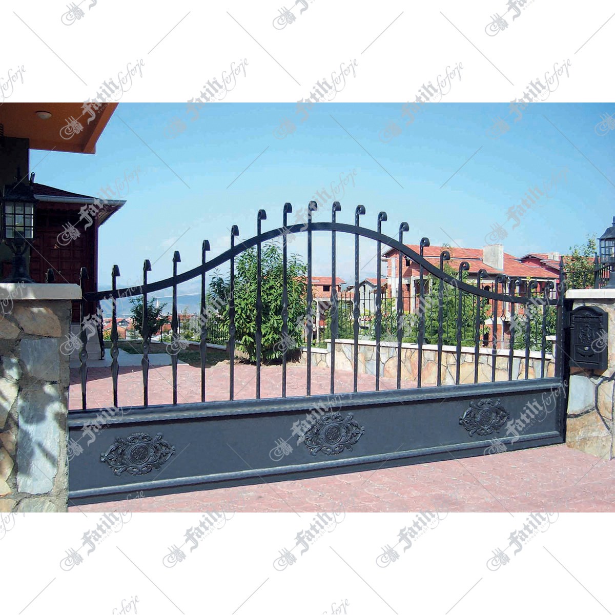 1017 KODLU FERFORJE KAPI