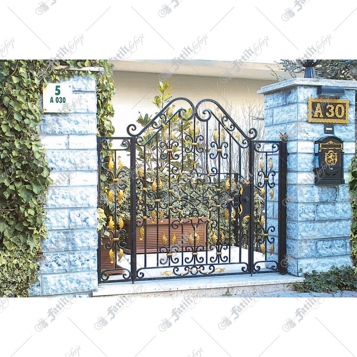 1020 KODLU FERFORJE KAPI