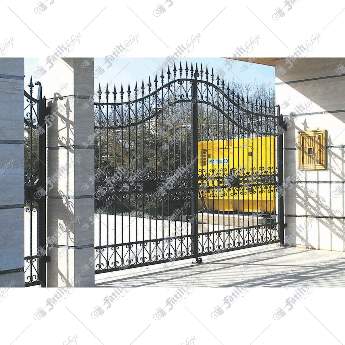 1026 KODLU FERFORJE KAPI