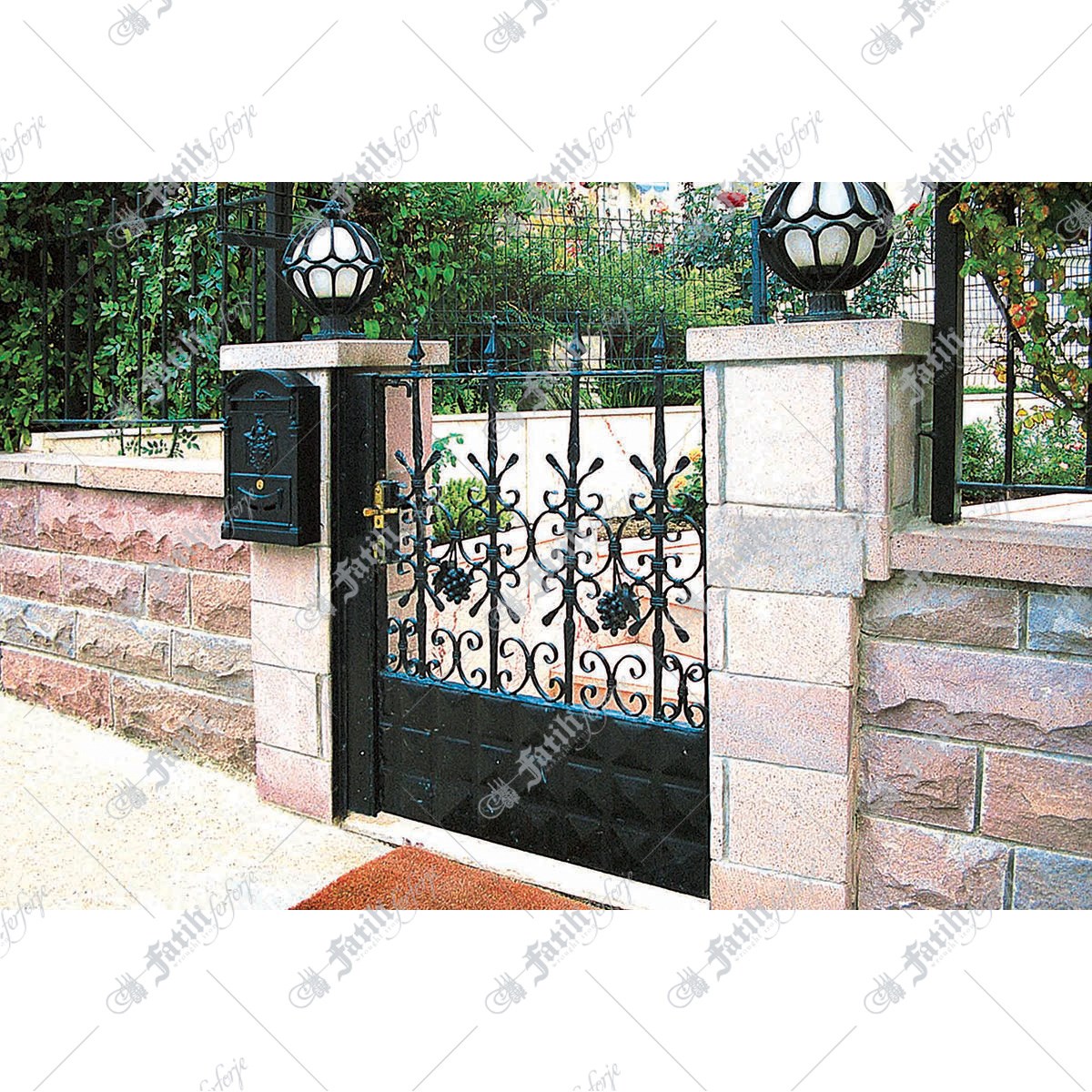 1069 KODLU FERFORJE KAPI