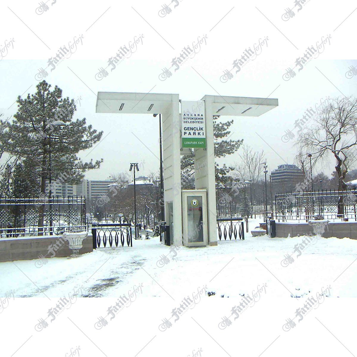 1070 KODLU FERFORJE KAPI