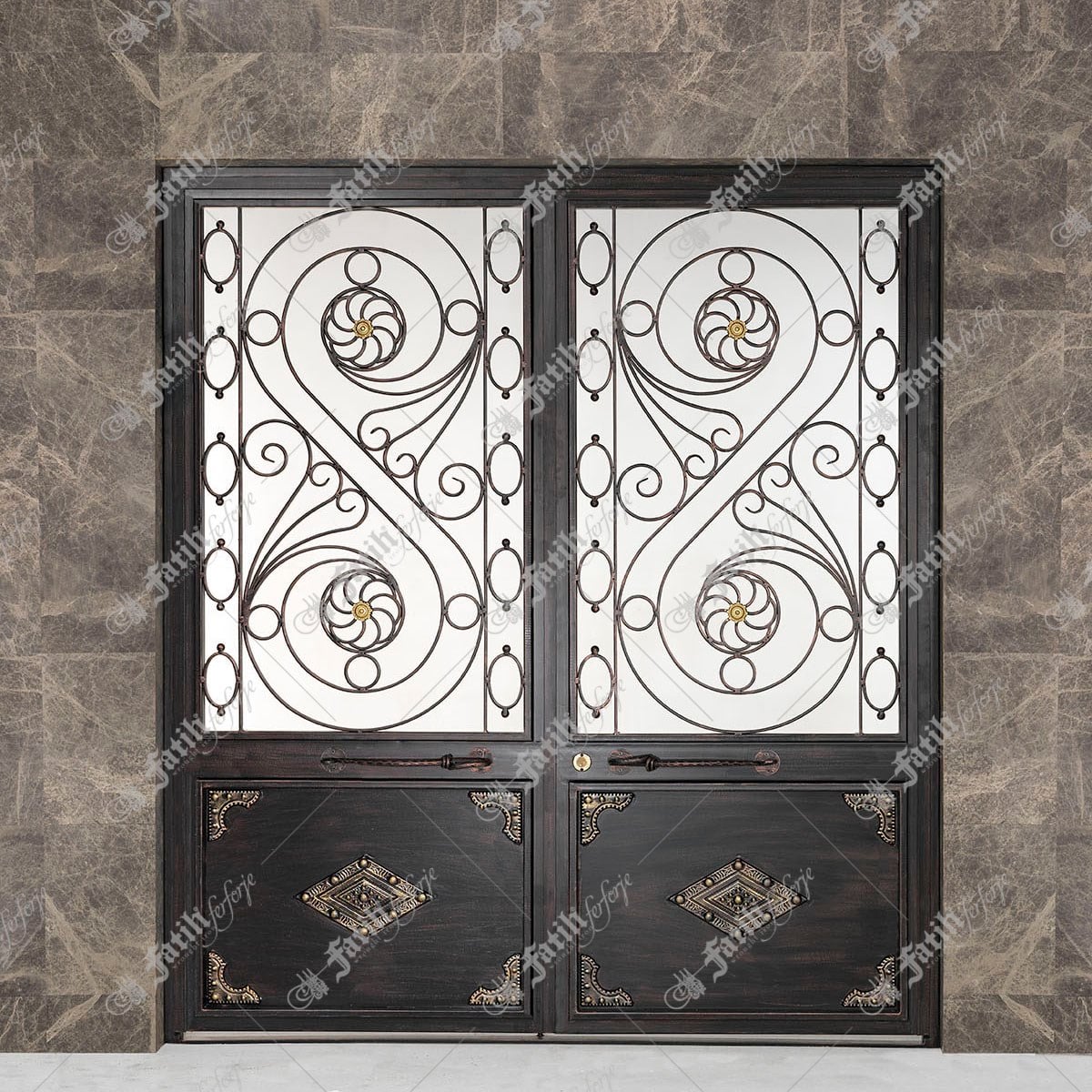 1086 KODLU FERFORJE KAPI