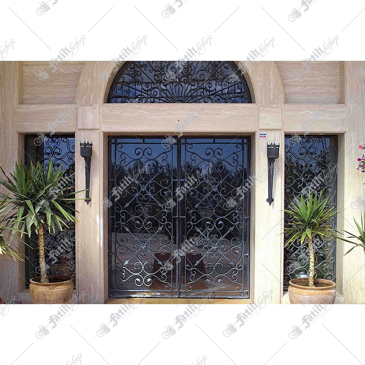 1099 KODLU FERFORJE KAPI