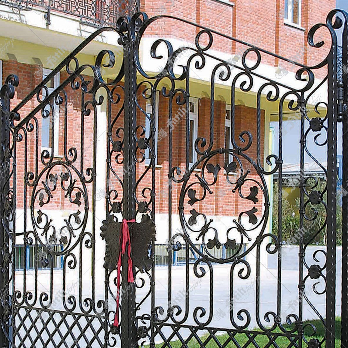 1139 KODLU FERFORJE KAPI