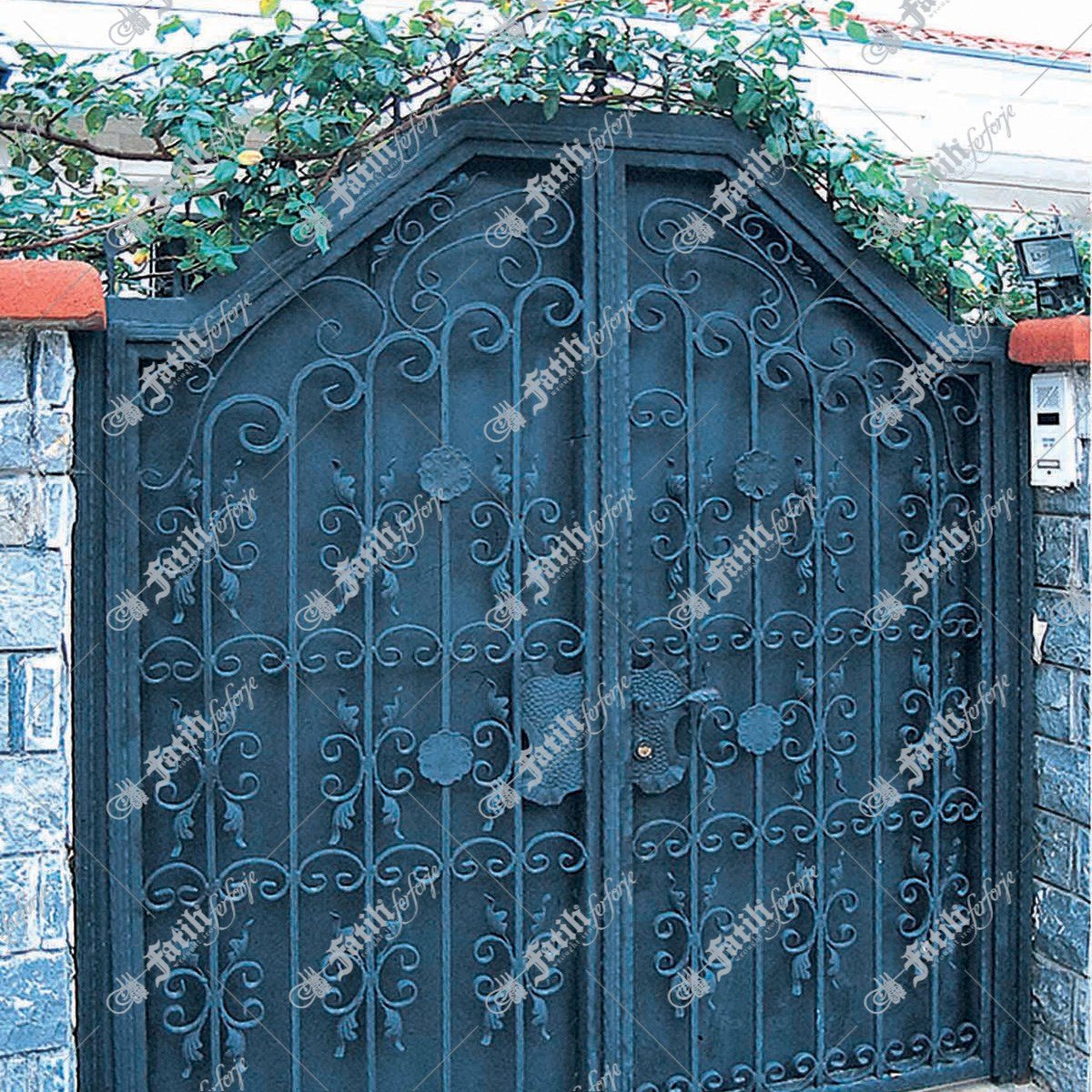 1150 KODLU FERFORJE KAPI