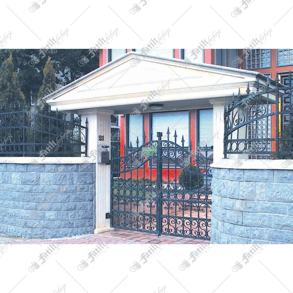 1160 KODLU FERFORJE KAPI