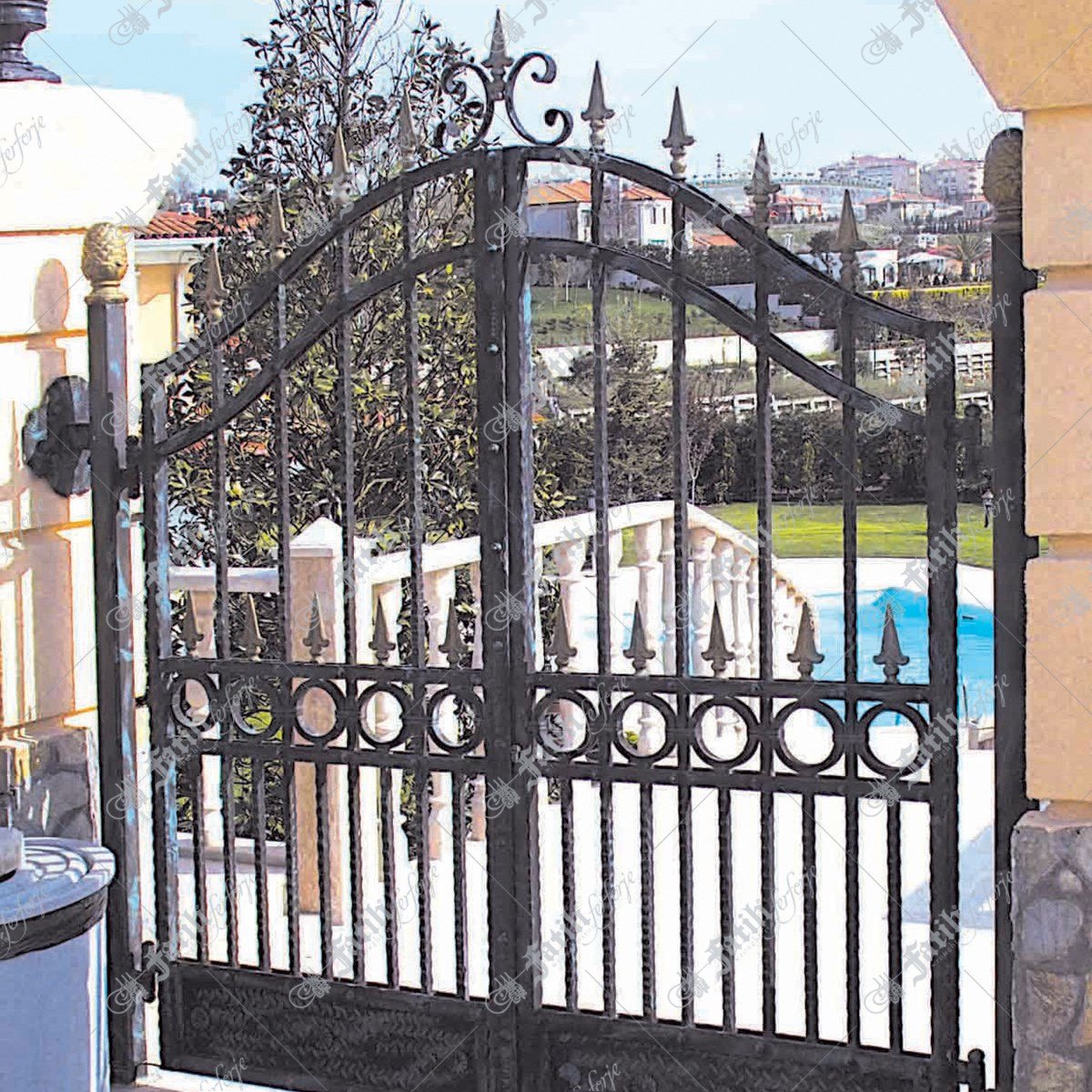 1172 KODLU FERFORJE KAPI