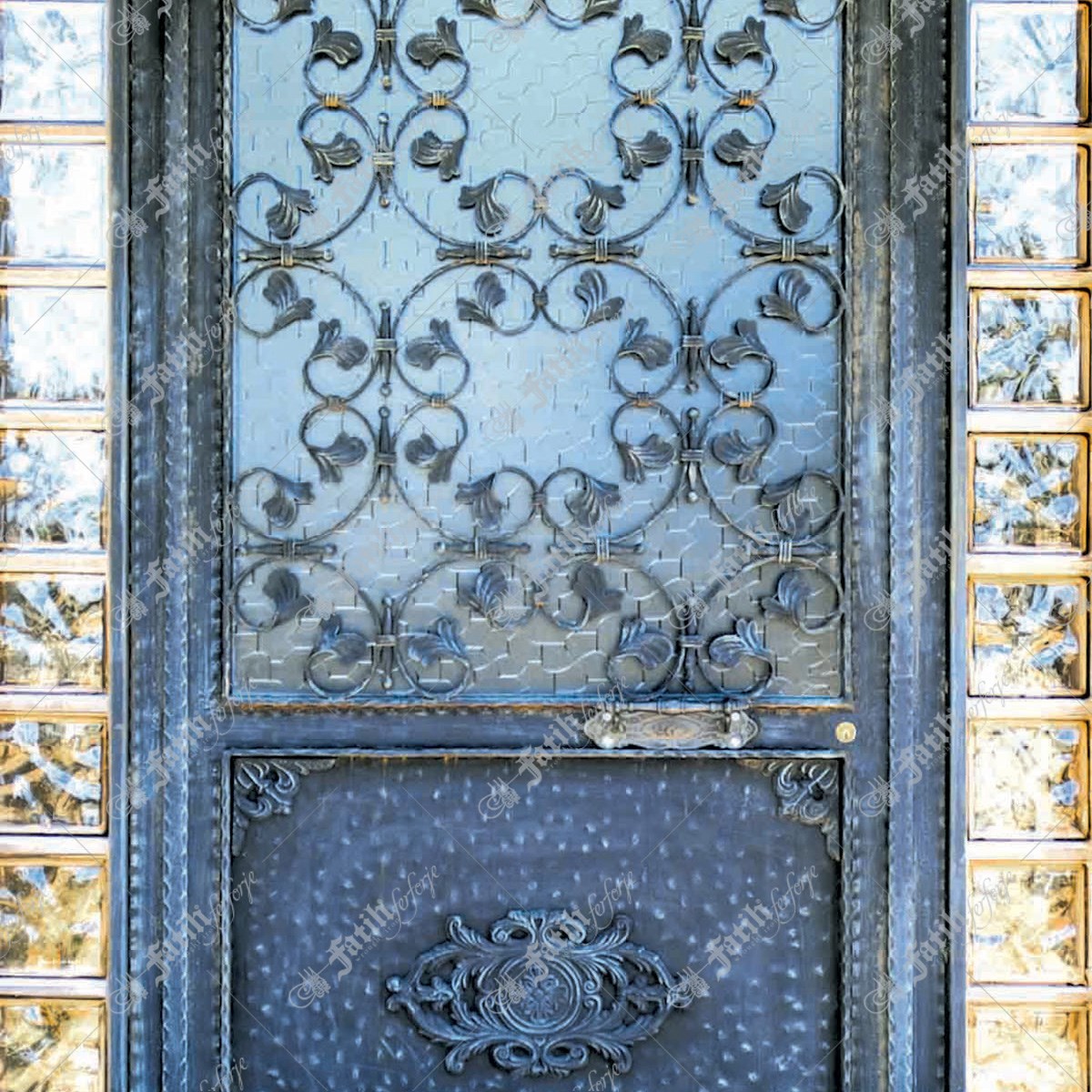 1181 KODLU FERFORJE KAPI