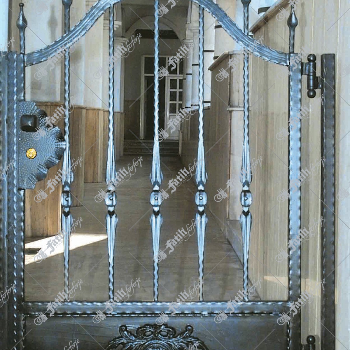 1187 KODLU FERFORJE KAPI