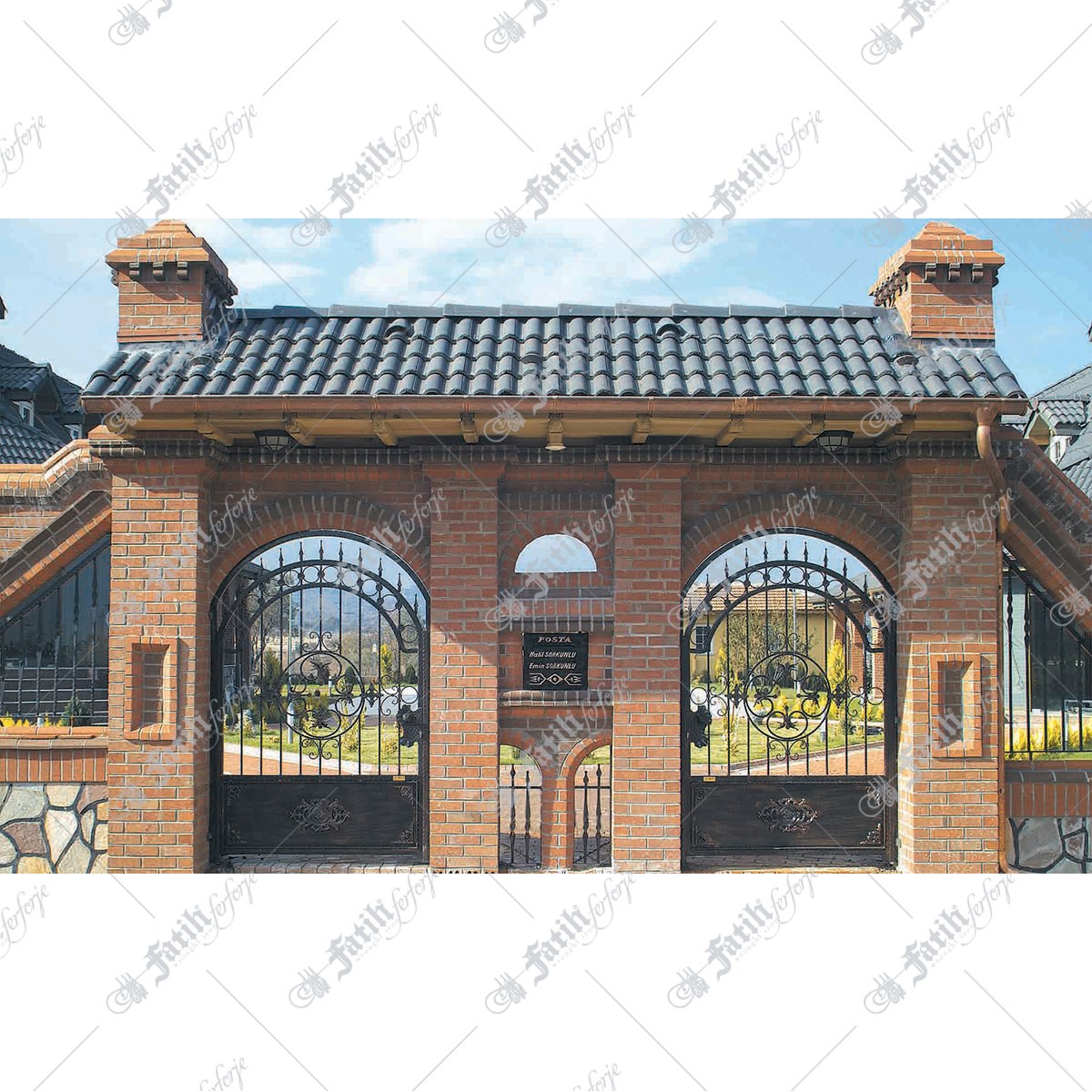 1206 KODLU FERFORJE KAPI