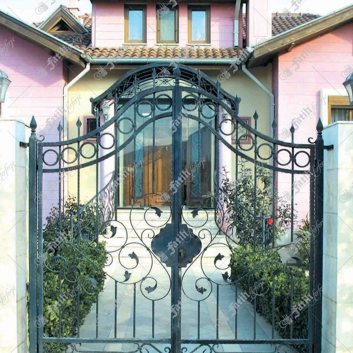 1235 KODLU FERFORJE KAPI