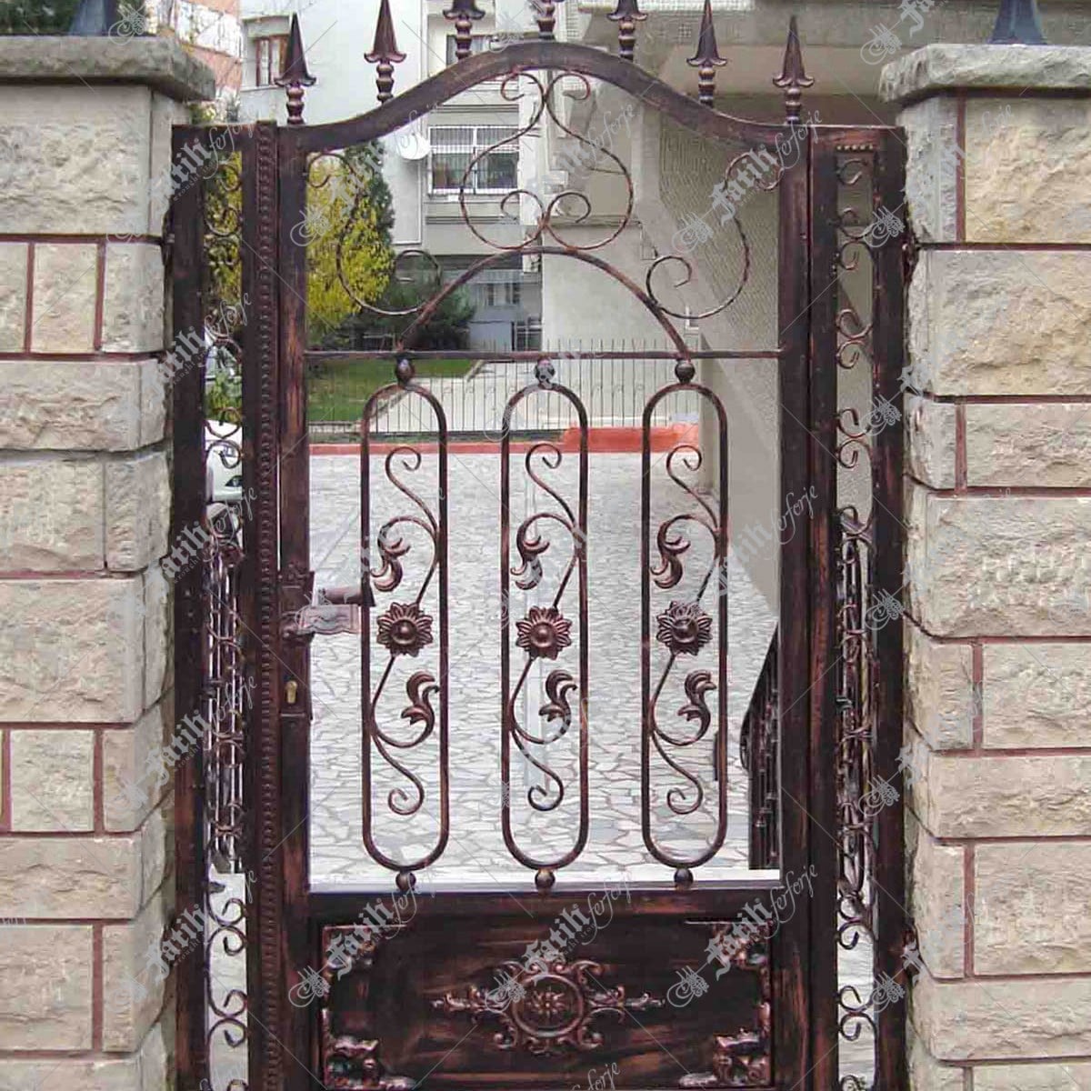 1289 KODLU FERFORJE KAPI