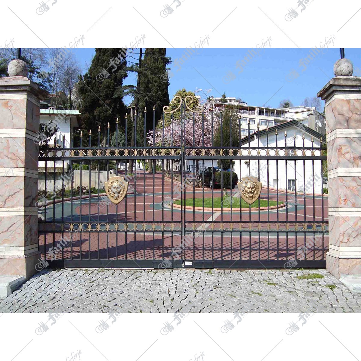 1296 KODLU FERFORJE KAPI