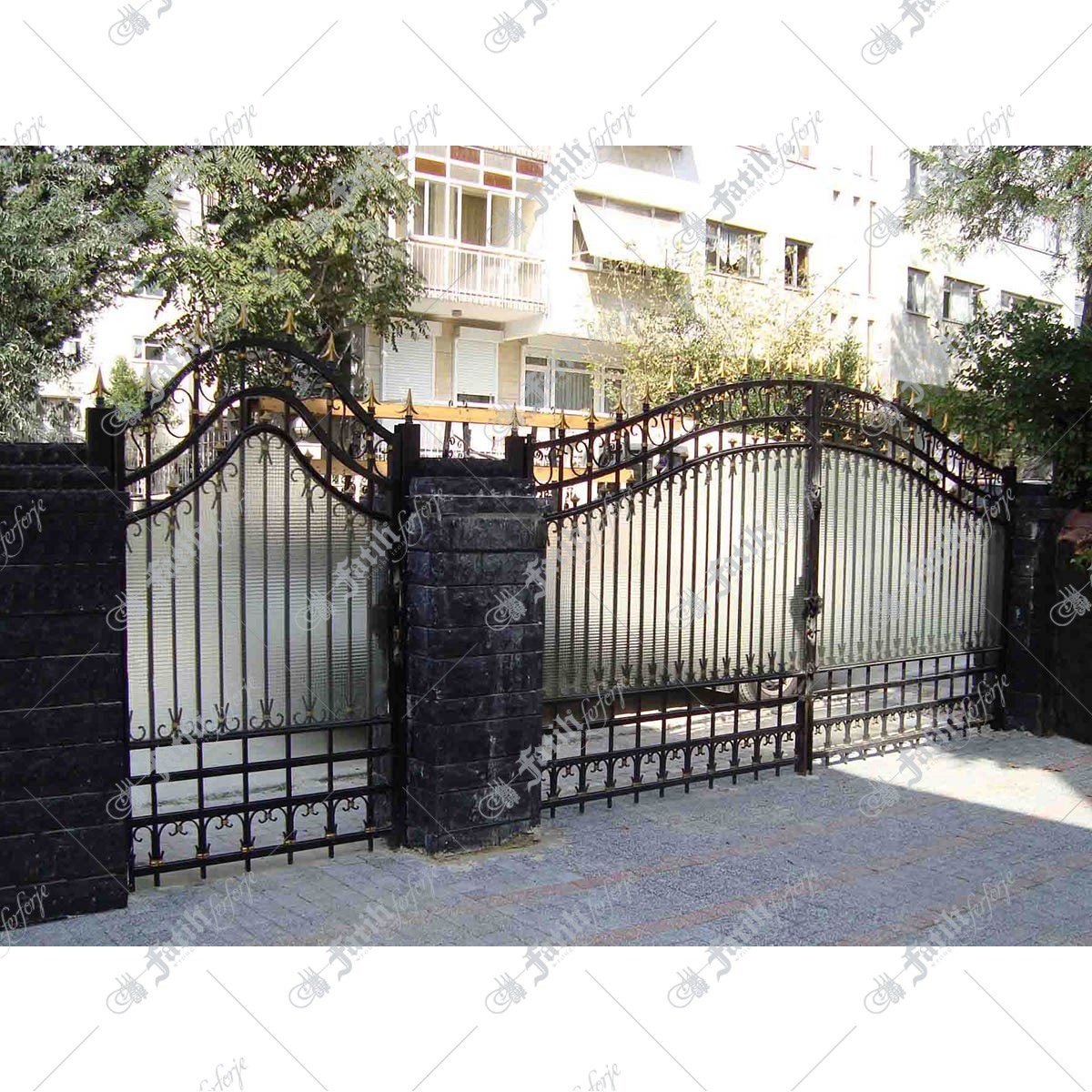 1298 KODLU FERFORJE KAPI