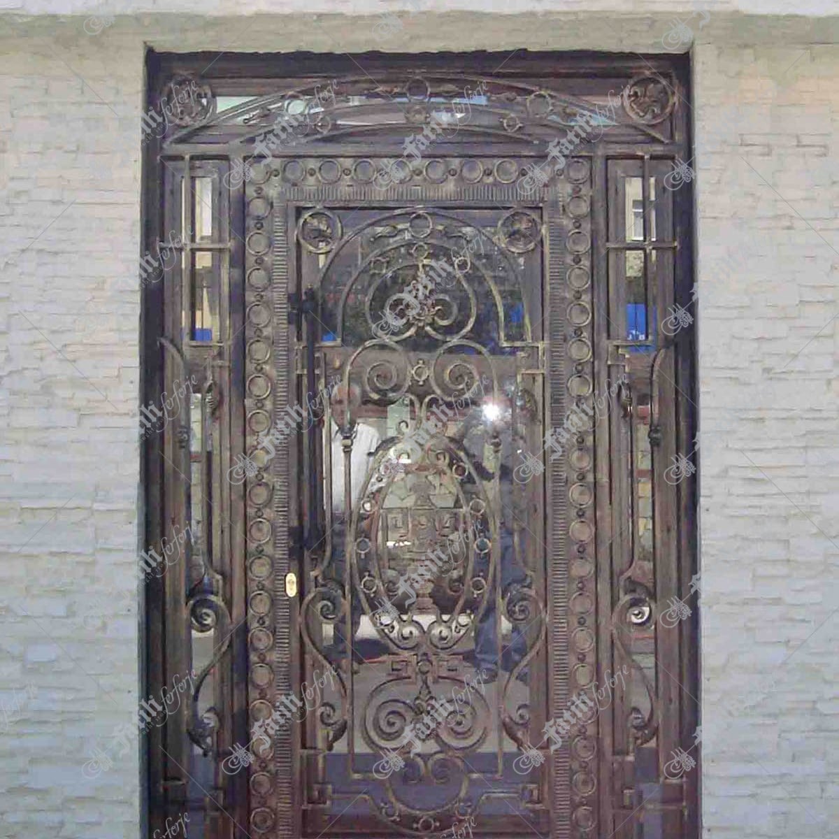 1307 KODLU FERFORJE KAPI