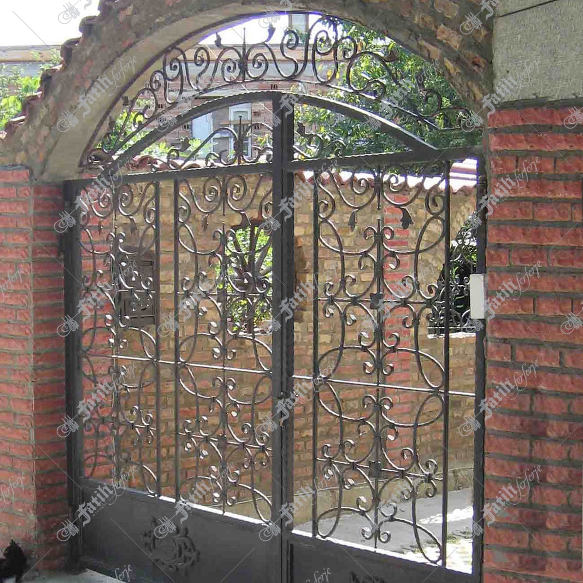 1314 KODLU FERFORJE KAPI