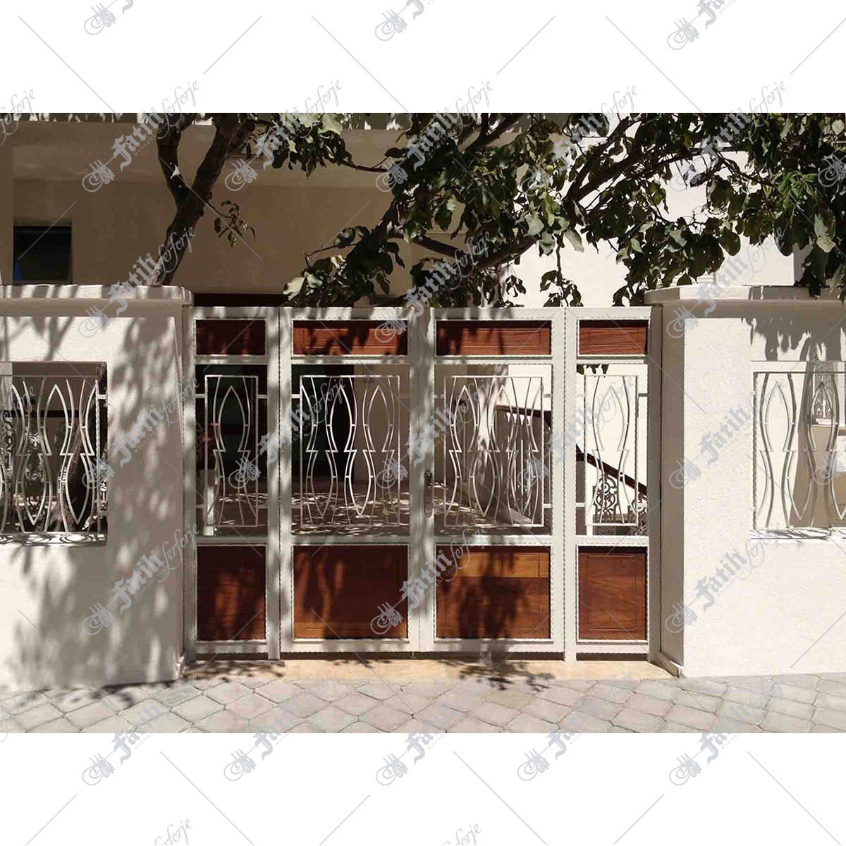 1318 KODLU FERFORJE KAPI