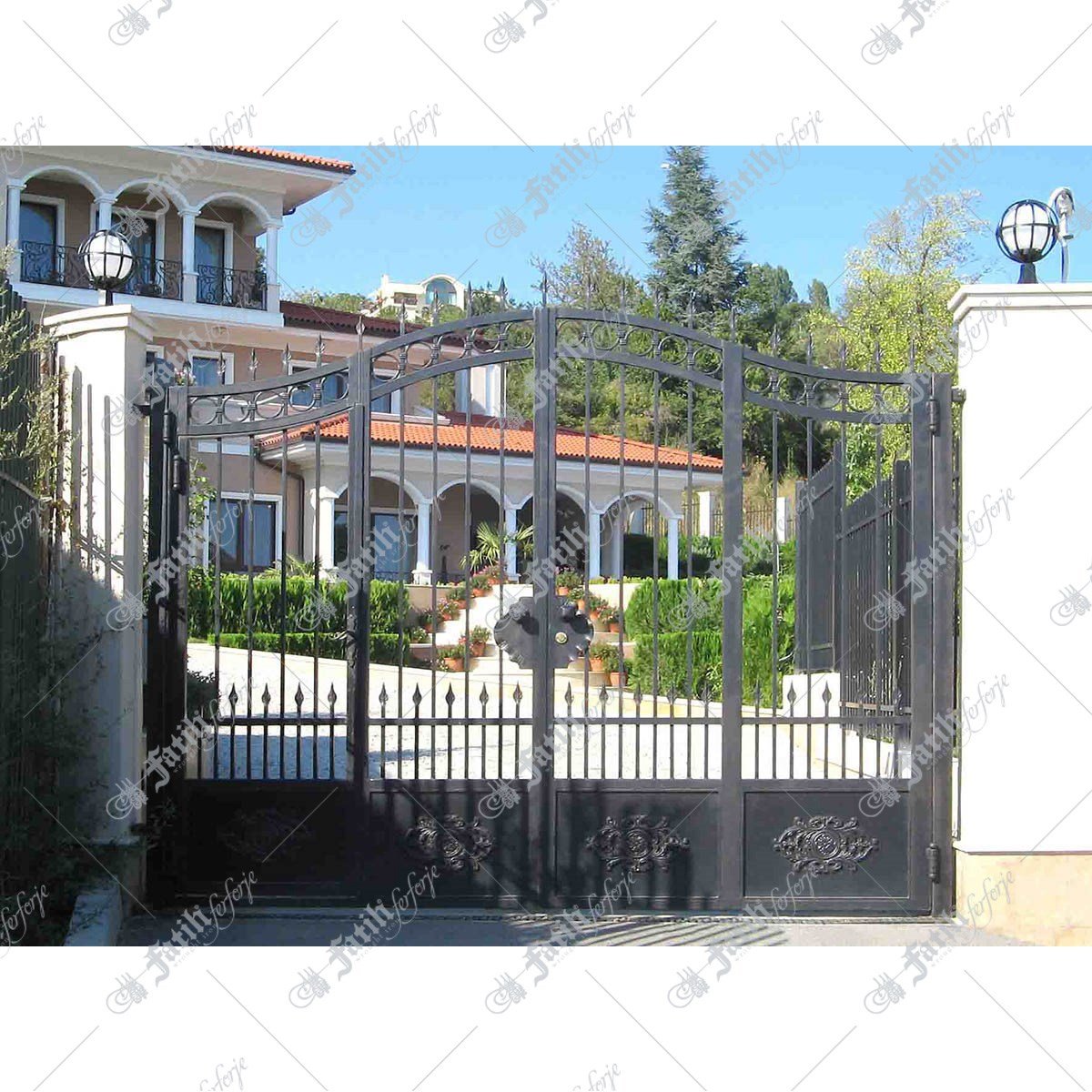 1321 KODLU FERFORJE KAPI