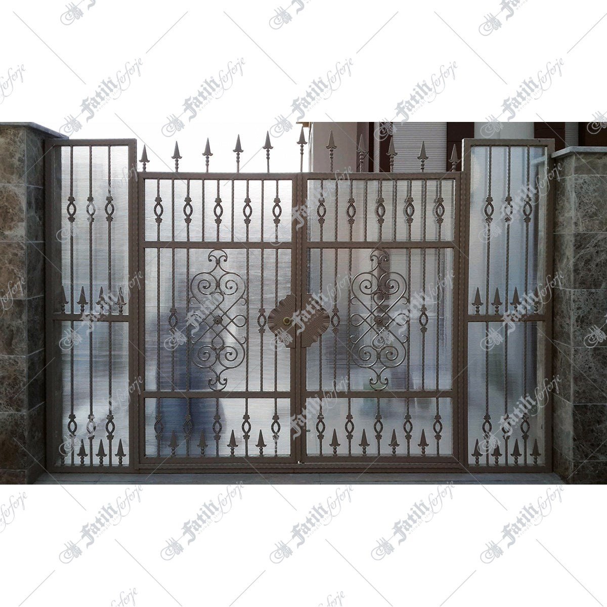 1349 KODLU FERFORJE KAPI