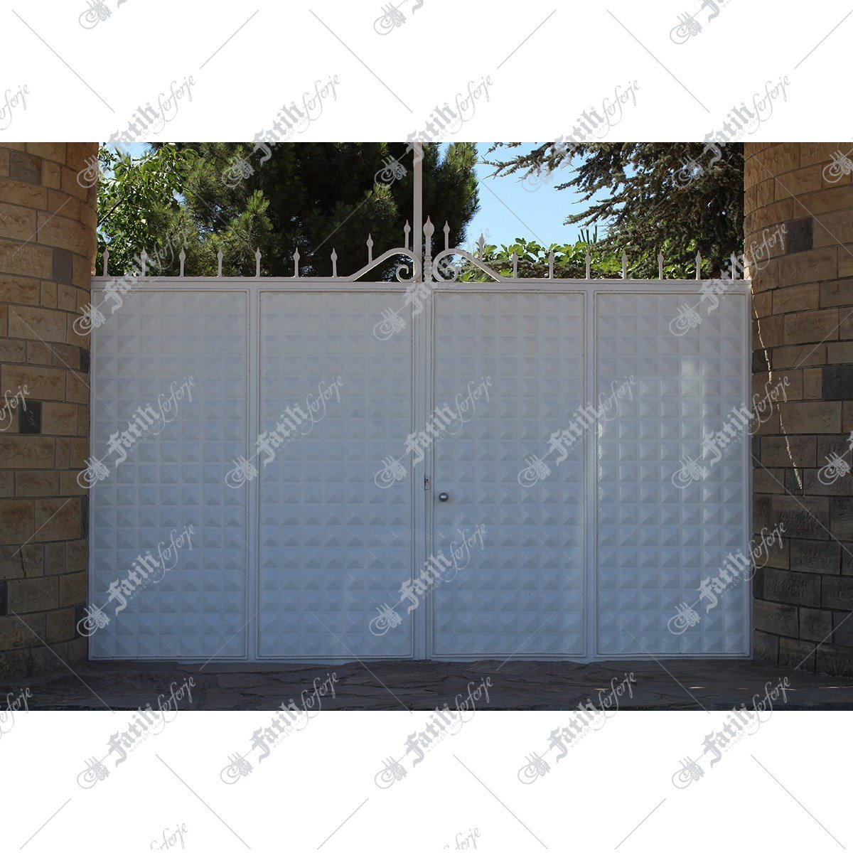 1393 KODLU FERFORJE KAPI