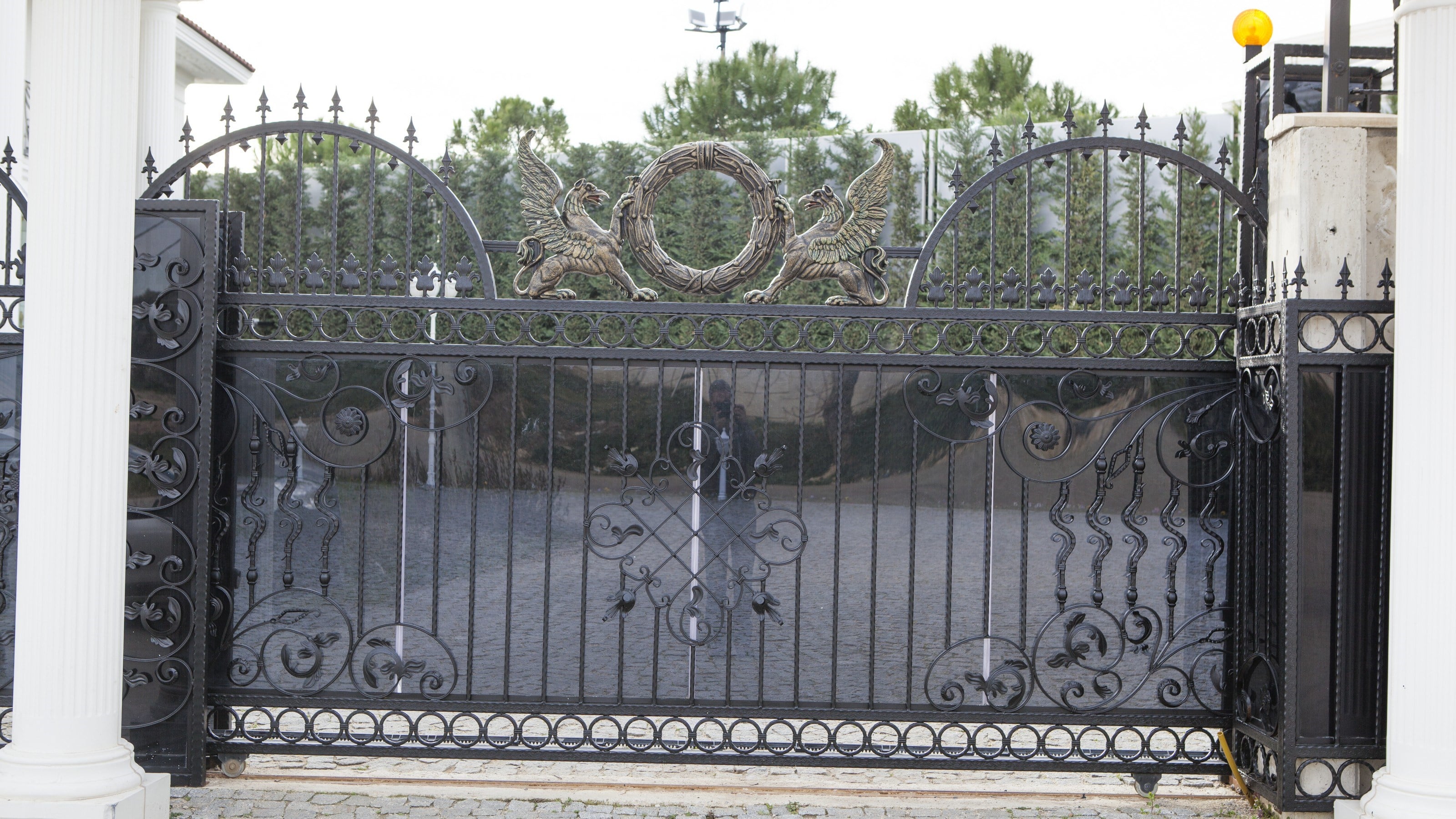 2456 KODLU FERFORJE KAPI | WROUGHT IRON GATES | Fatih Ferforje