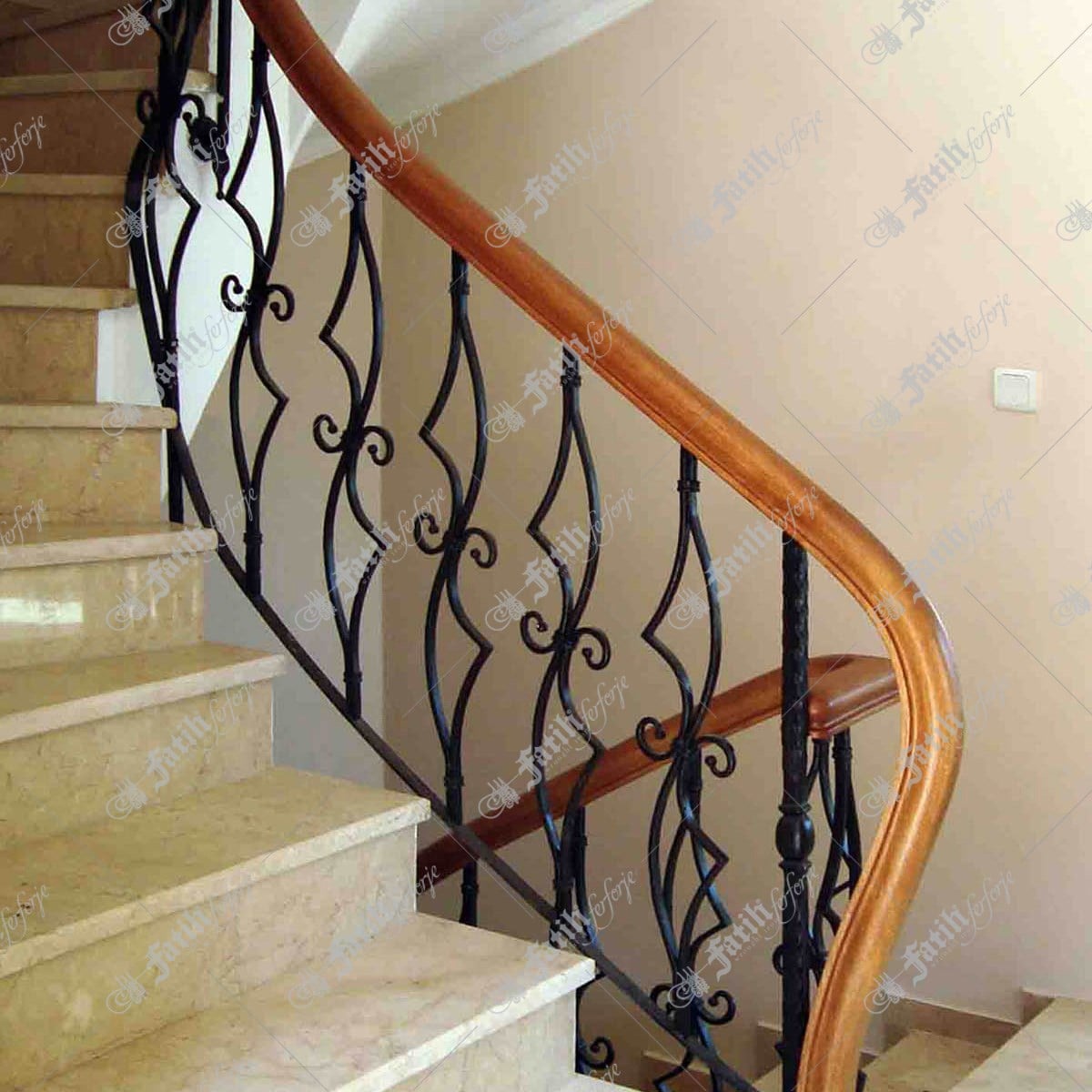 3064 KODLU FERFORJE MERDİVEN