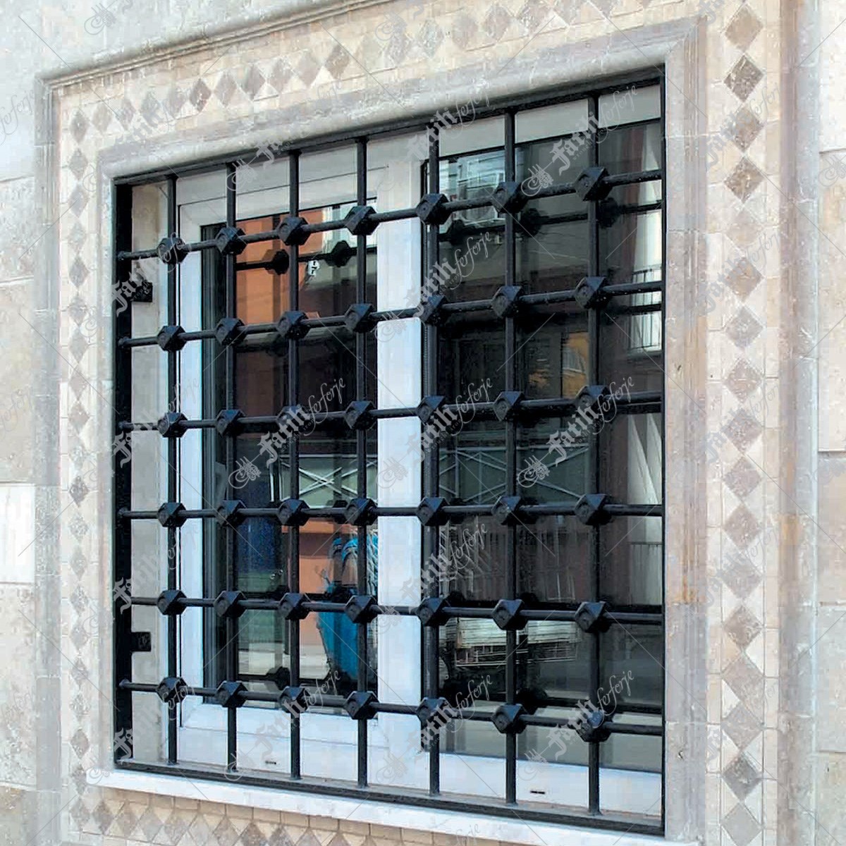 4005 KODLU FERFORJE PENCERE