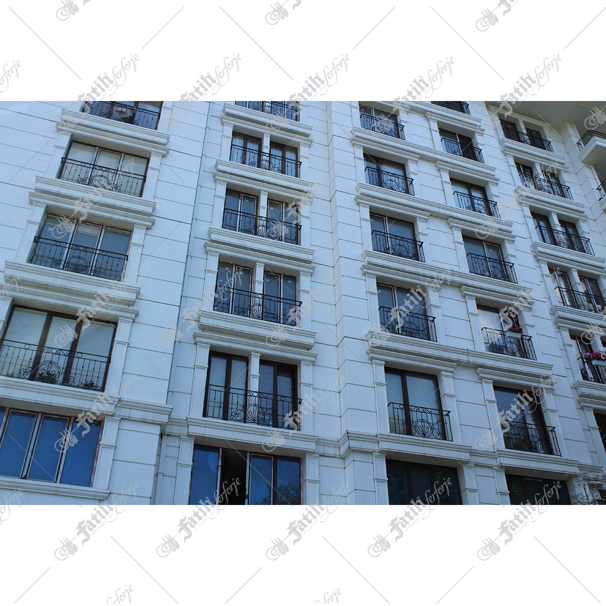 4120 KODLU FERFORJE PENCERE