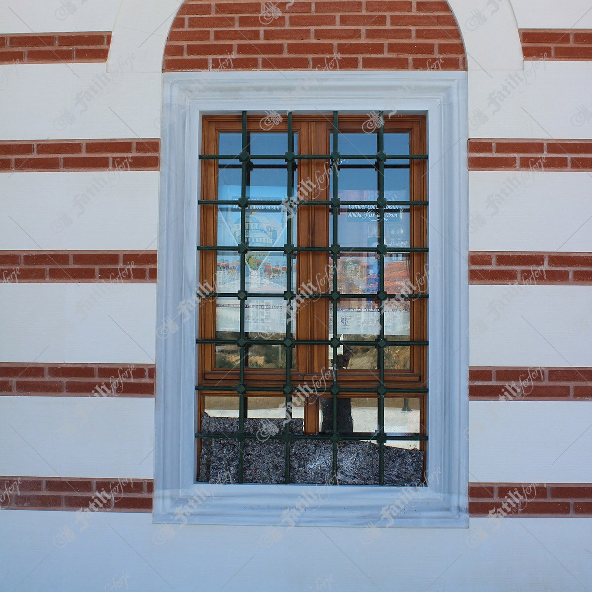 4126 KODLU FERFORJE PENCERE