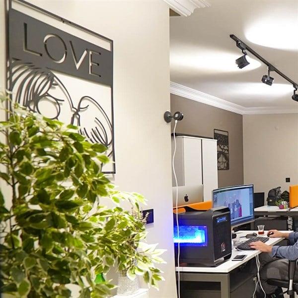 Only Love Metal Tablo