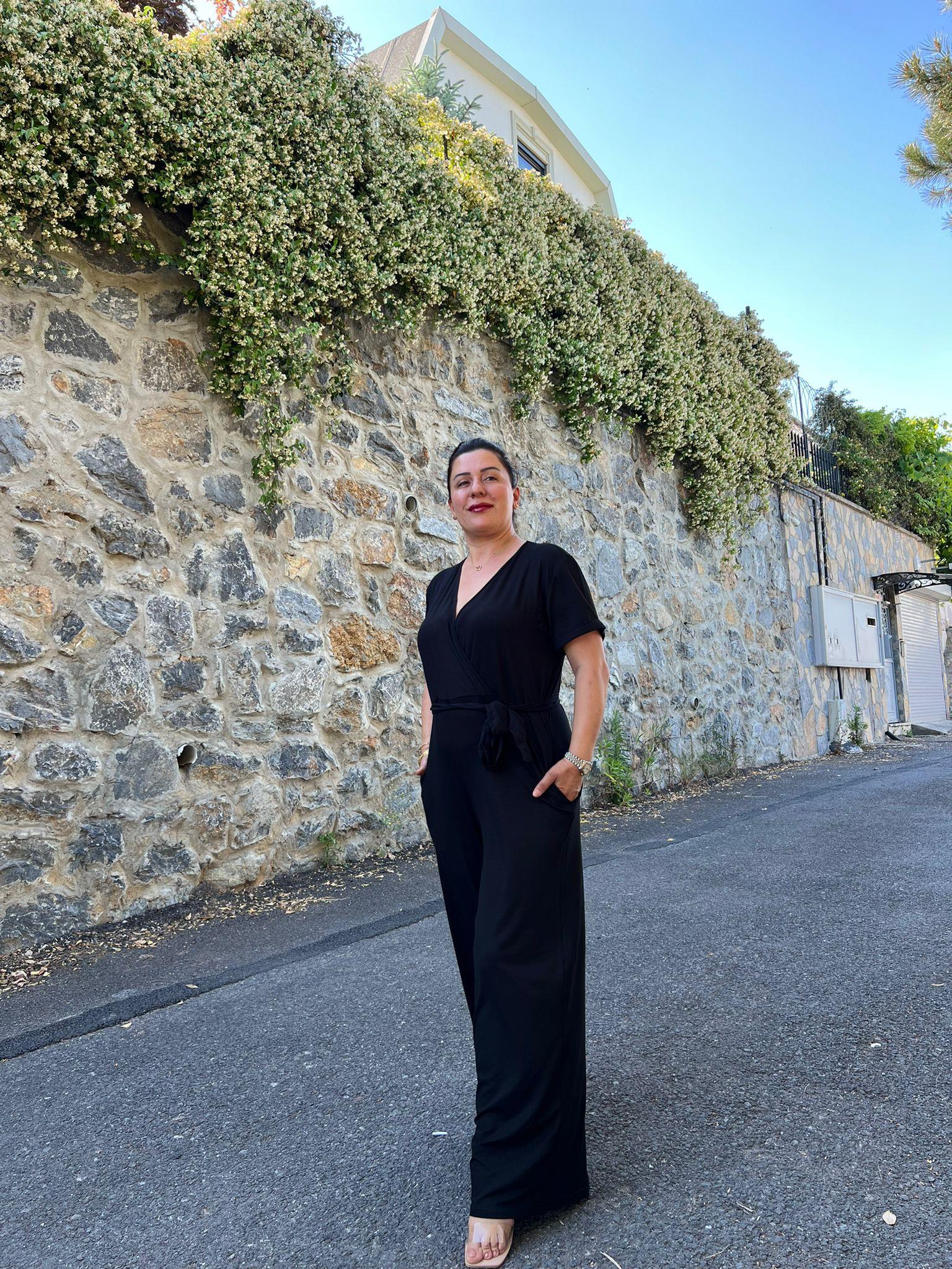 Siyah Kruvaze Yaka Viskon Örme Tulum