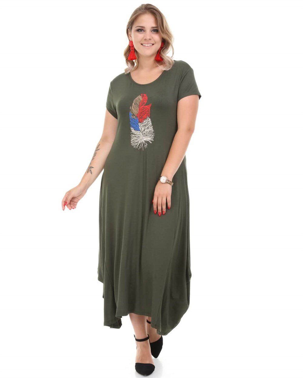 Yeşil yaprak nakışlı büyük beden viskon elbise 