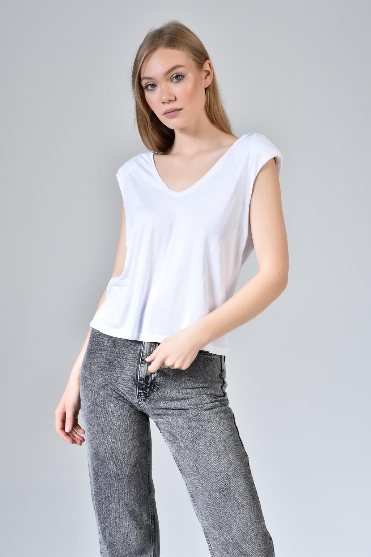 Basıc Vatkalı V Yaka Kolsuz T-shırt