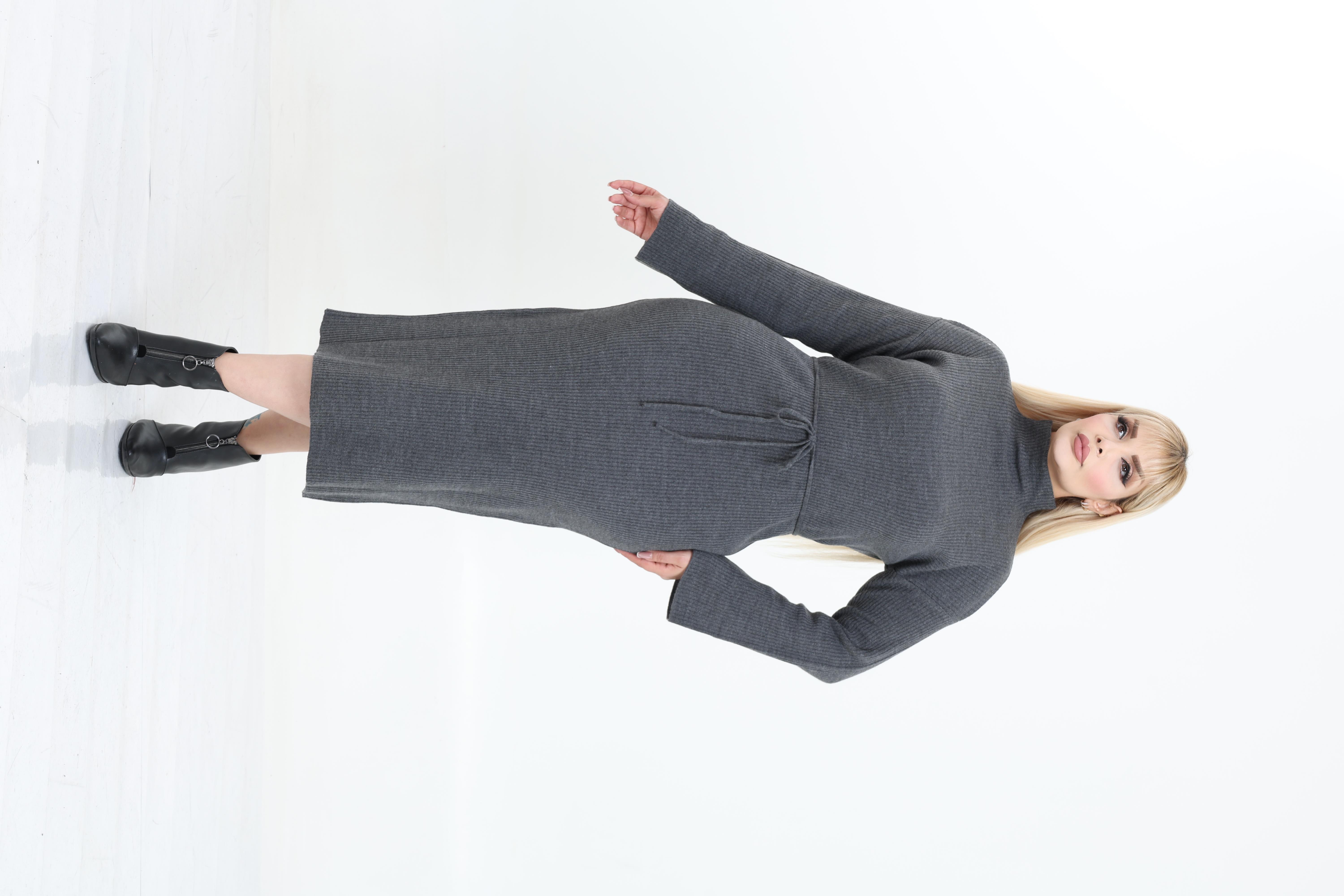 Dik Yaka Geniş Kol Triko Örme Elbise