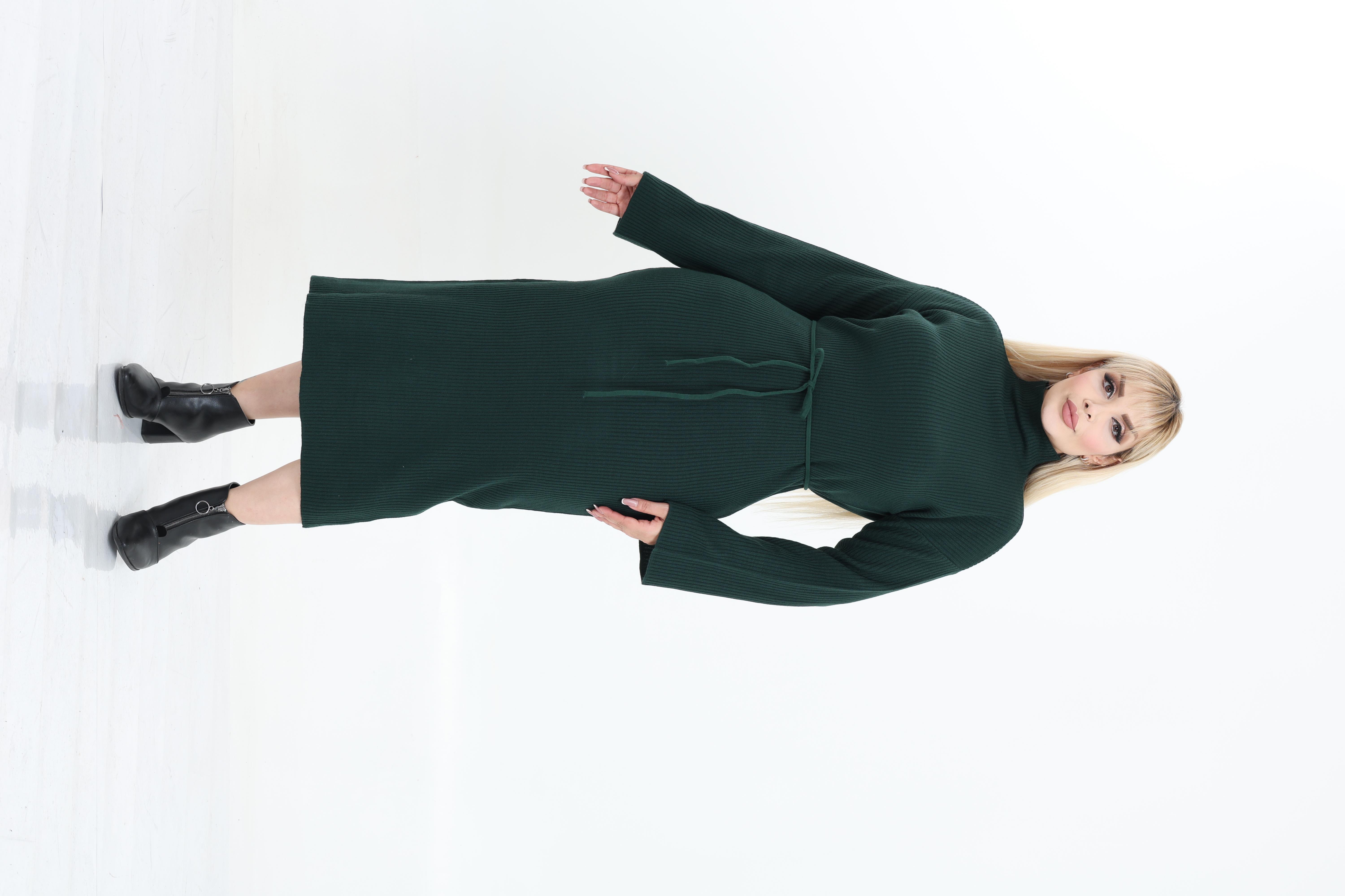 Dik Yaka Geniş Kol Triko Örme Elbise