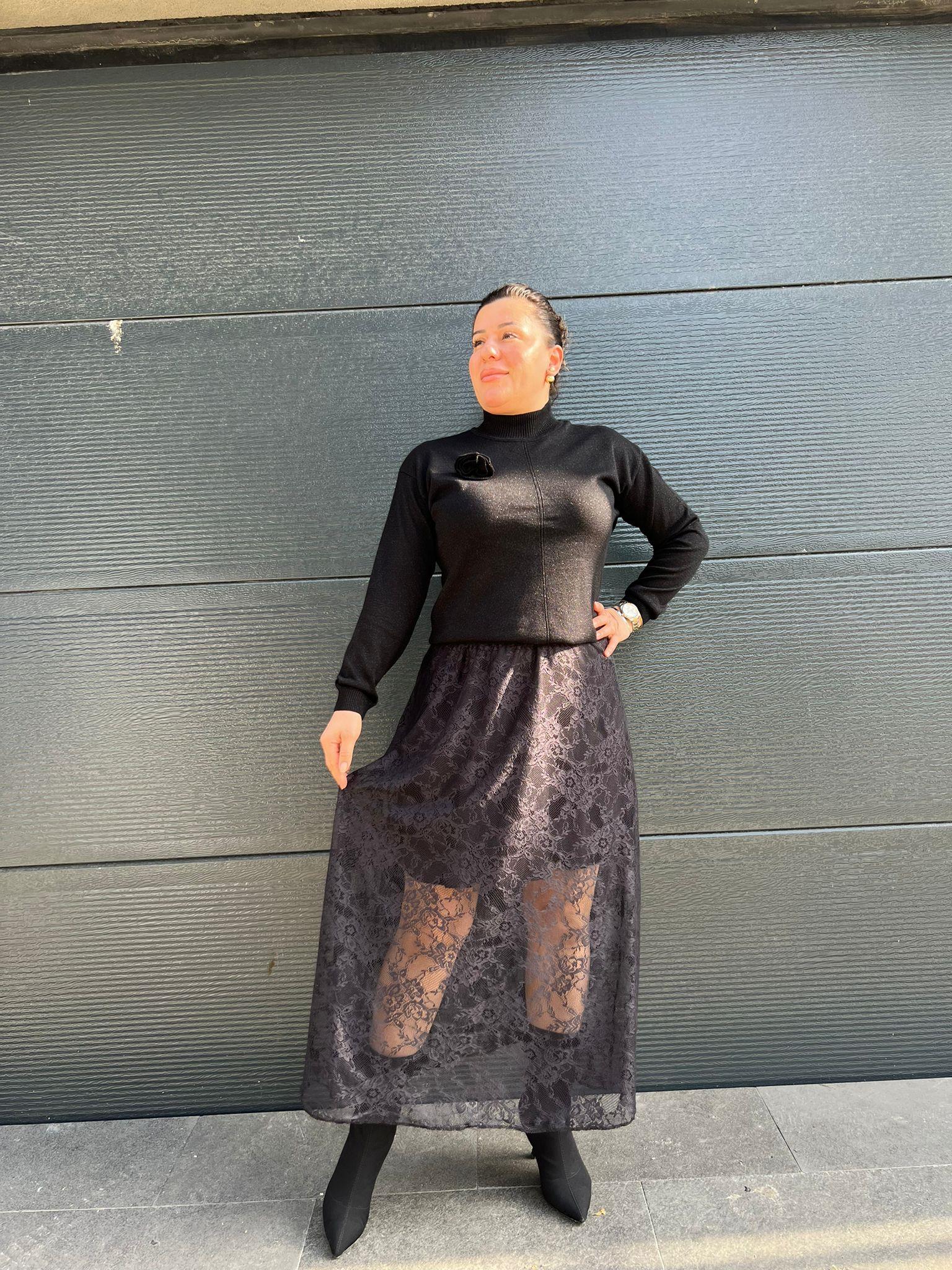 Siyah Astarlı Büyük Beden Dantel Etek