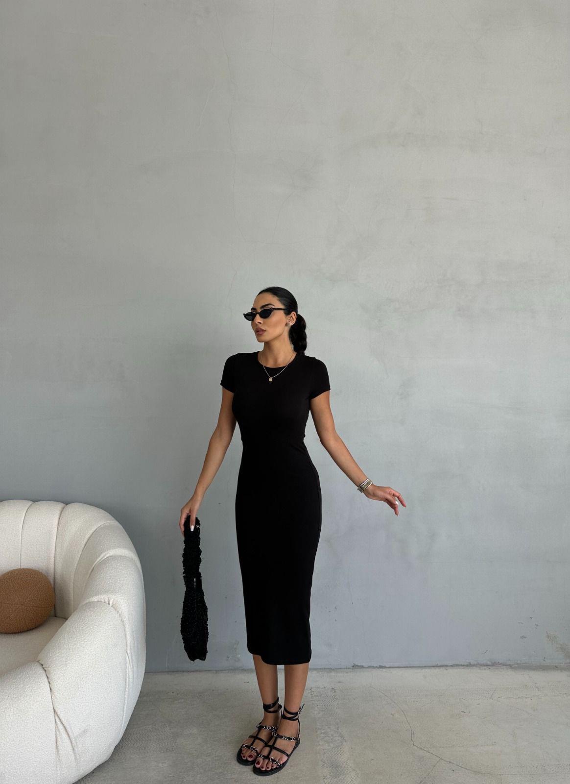 Vucuda Oturan Bisiklet Yaka Midi Boy Esnek Elbise