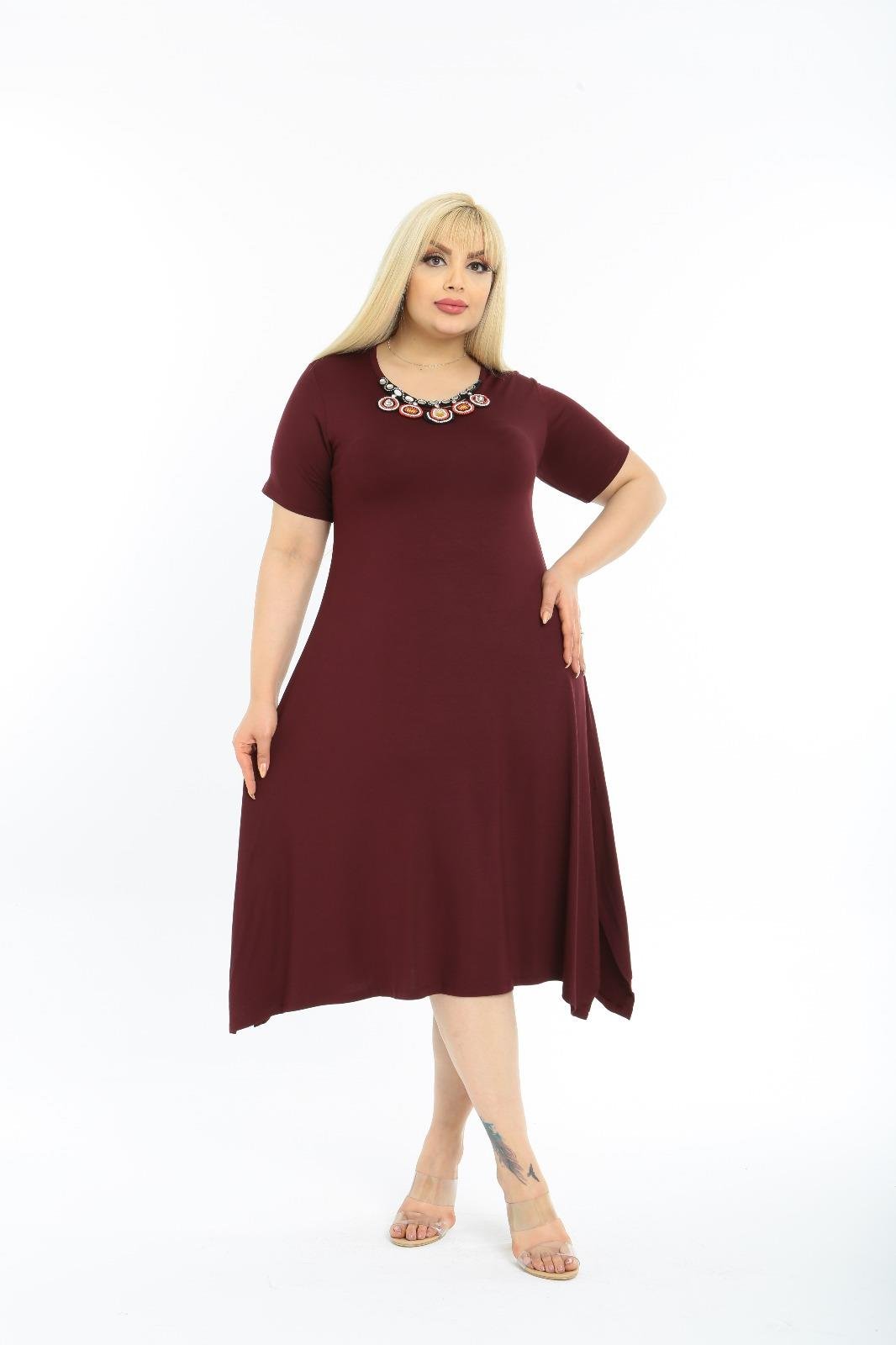 Yaka Detaylı Yırtmaçlı Örme Rahat Kalıp Elbise