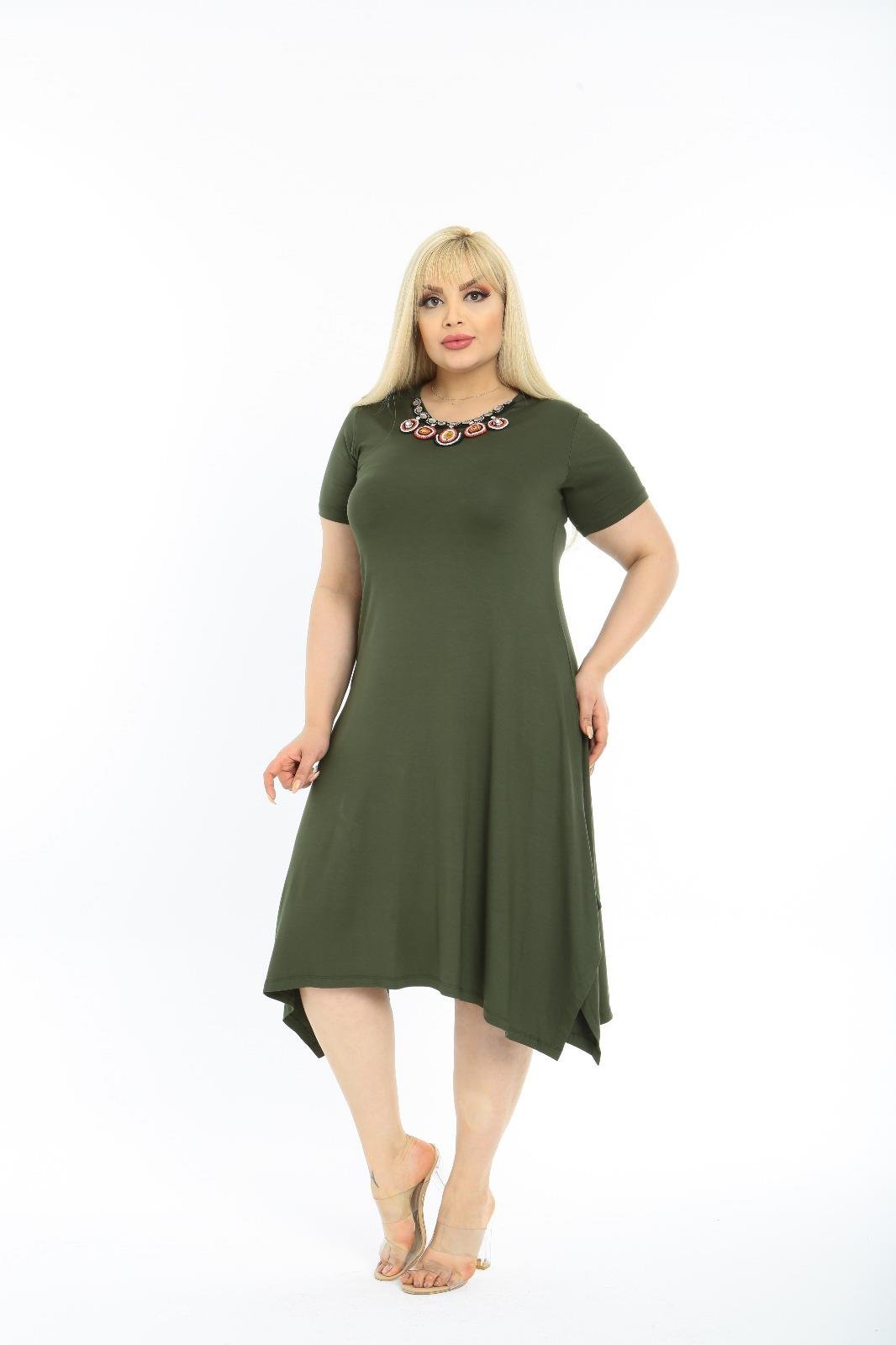 Yaka Detaylı Yırtmaçlı Örme Rahat Kalıp Elbise