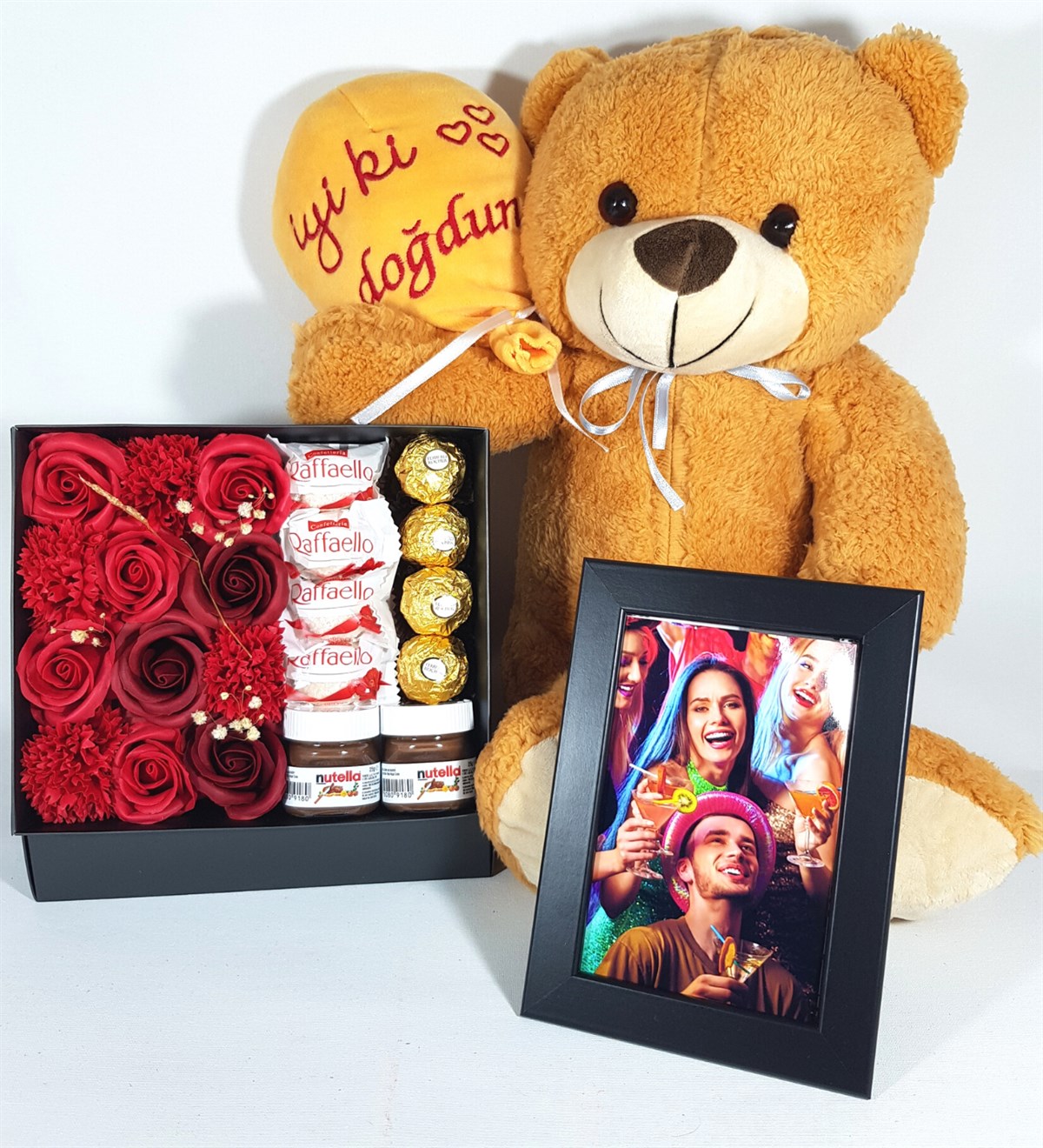 İyi Ki Doğdun Kişiye Özel Ikea Foto Çerçeveli Best Frends Kar Küresi Karışık Çikolata Ayıcık Hediye Setleri