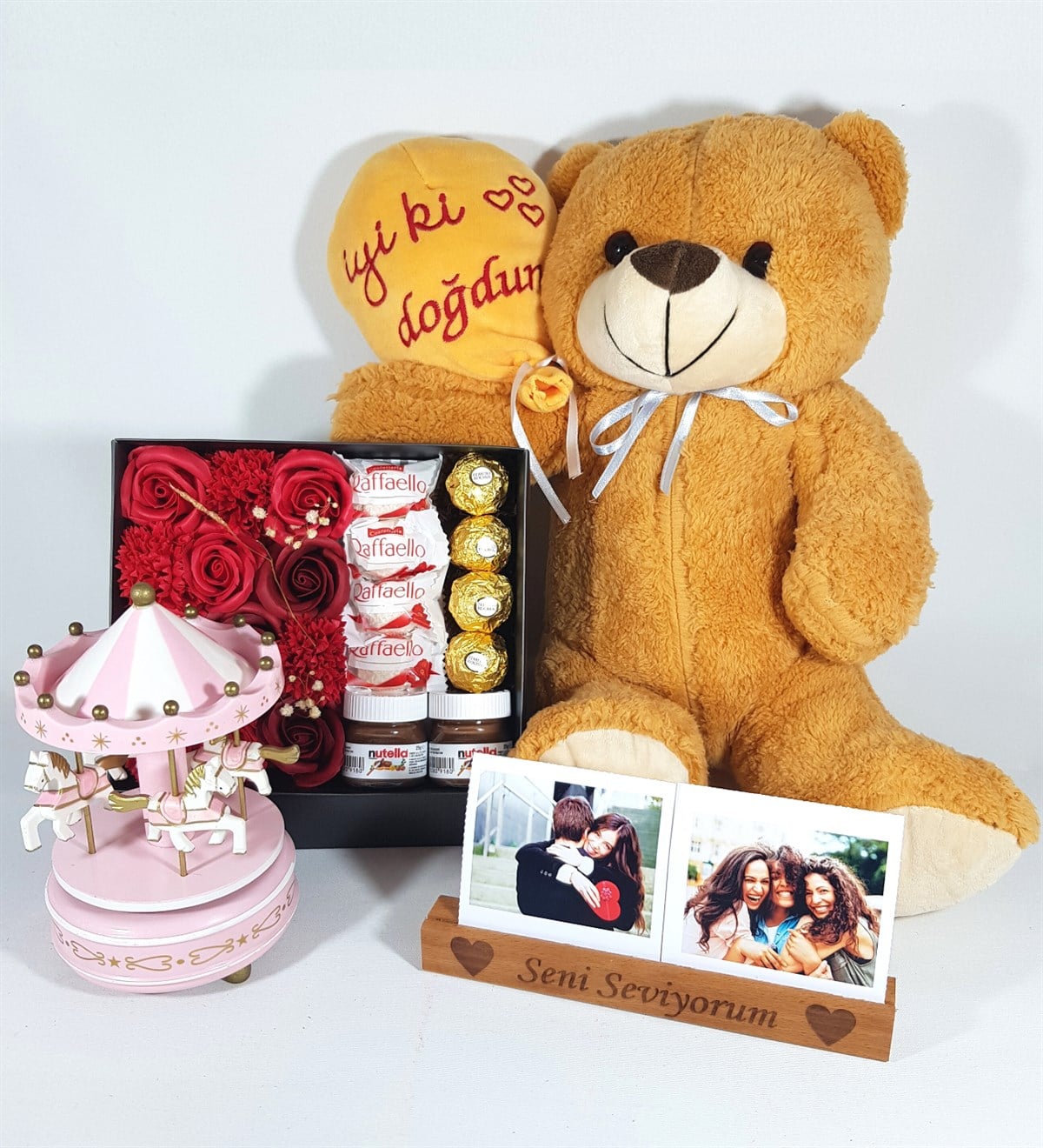 Kişiye Özel İyi Ki Doğdun 2 Adet Fotoğraflı Müzikli Atlı Karınca Ferrero Çikolata Hediye Hediye Setleri