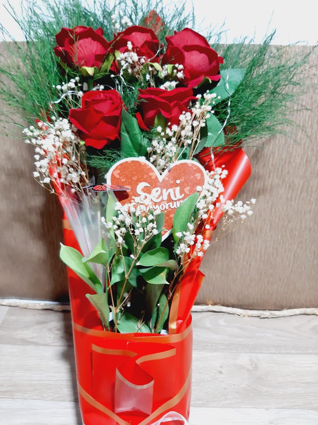 Söz ve Kız İsteme Çiçeği 5 Dal Gül Buketi. Yapay Gül ve Kurutulmuş Çiçek Işıklı Sevgiliye Hediye
