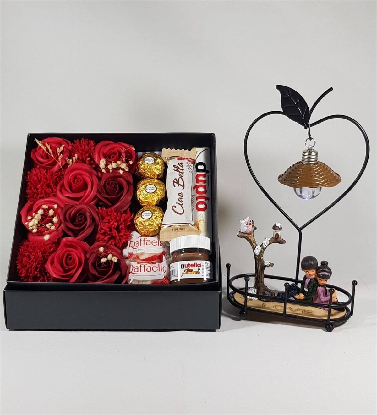Sevgiliye Hediye Gül Kutusunda Ferrero Estrella Çikolata Aşıklar Parkı Masa Lambası HEDİYE